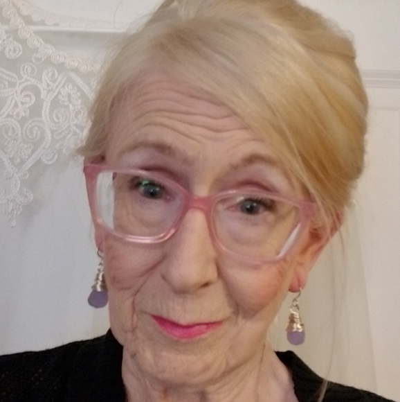 Meet your Posher, Janie - Picture 4 of 7